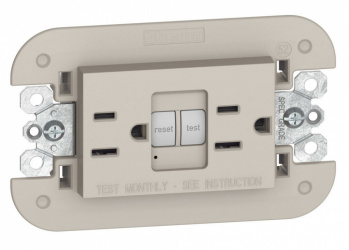 Bticino Tomacorriente KM4188GFG6, 2 Enchufes, 127V, 15A, Arena 
