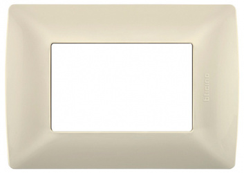Bticino Placa de Resina con Chasis QZ4803M3MA, 3 Puertos, Marfil 