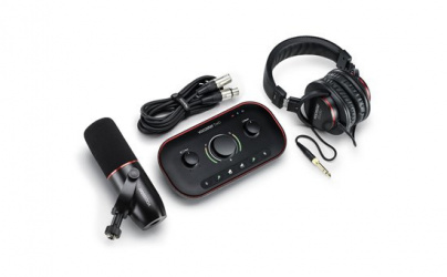 Focusrite Kit Interfaz de Audio Vocaster Two Studio, 2x XLR, 1x 3.5mm, Negro - incluye Micrófono, Audífonos y Cable XLR 