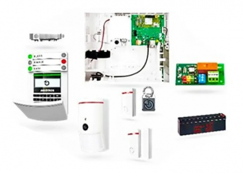 Jablotron Kit Sistema de Alarma KIT-ALLINONE, Alámbrico, 1 Zona de Alarma, 2 Sensores de Movimiento, con Panel de Control 