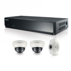 Samsung Kit de Vigilancia SRK-3030S de 3 Cámaras (2x Domo + 1x Fisheye 5MP) y Grabadora NVR PoE 1TB de 4 Canales 