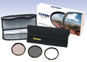 Tiffen Kit Filtro para Cámara UV/Warming 812/Polarizado 67TPK1, 3 Filtros, 6.7cm, Negro - incluye Estuche 