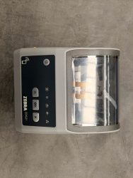 IMPRESORA ZD621 DT/203DPI/USB/SERIAL/ETHERNET/BTLE5/CORTADOR *SP* ― Tiene rayones en la base. 