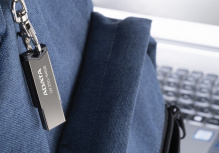 Memoria USB Adata UV250 16GB, 16GB, USB-A 2.0, Plata image