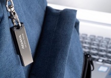 Memoria USB Adata UV250, 32GB, USB-A 2.0, Plata image