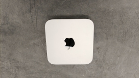 Apple Mac Mini MMFK3E/A, Apple M2, 8GB, 512GB SSD, Plata (Enero 2023) ― Equipo de trabajo utilizado en oficina, con datalles esteticos.