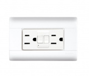 Bticino Tomacorriente E6028GFBNG6, 2 Enchufes, 125V, 15A, Blanco