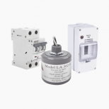 Epcom Controlador de Carga Solar y Protección Térmica PL32ACA, 400V, 32A ― Incluye Supresor de Picos LA302R y Gabinete F56CB4N