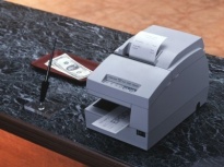 Epson TM-U675-012, Impresora de Multifunción incl. Cheques, Matriz de Puntos, Alámbrico, Serial, Blanco - Sin Cables