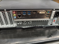 Computadora Ghia PCGHIA-2573, AMD Ryzen 5 2400G, 8GB, 240GB SSD, sin Sistema Operativo ― Equipo usado en oficina; presenta daño en la tapa del panel frontal y solo incluye cable de toma corriente.