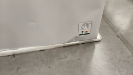 Hisense Congelador FC11D6BWX1, 295 Litros ― tiene varios golpes en el exterior pero no afecta el funcionamiento