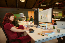 HP Docking Station 9X481UT USB-C, 5 x USB-A 3.0, 1 x HDMI, 2 x DisplayPort, 1 x RJ-45 image