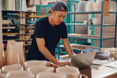 Laptop HP ProBook 440 G11, 14" 1920x1200 WUXGA, Intel Core Ultra 5 125U, 8GB, 512GB SSD, Windows 11 Pro, Español image