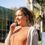 JLaB Audífonos Intrauriculares con Micrófono JBuds Pro, Alámbrico, 1.2 Metros, USB-C, Negro - Imagen adicional 3