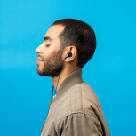 JLaB Audífonos Intrauriculares con Micrófono JBuds Pro, Alámbrico, 1.2 Metros, USB-C, Negro - Imagen adicional 2