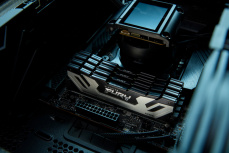 Memoria RAM Kingston Fury Renegade DDR5, 8200MHz, 24GB, CL42, XMP, Plata image