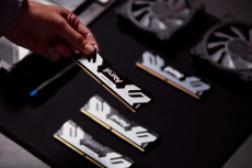 Memoria RAM Kingston Fury Renegade DDR5, 8200MHz, 24GB, CL42, XMP, Plata image