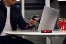 SSD Externo Kingston Dual Portable, 2 TB, USB-C/USB-A, Rojo image