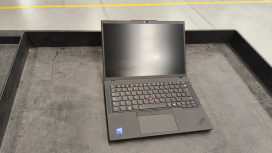 Laptop Lenovo ThinkPad T14 Gen 6, 14" 1920x1200 WUXGA, Intel Core Ultra 7 258V, 32GB, 1TB SSD, Windows 11 Pro, Español ― no funciona la pantalla y tiene daño sobre la caracasa de un puerto usb