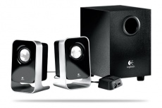 Logitech Sistema de Bocinas con Subwoofer LS21, 7W, 2.1, Negro