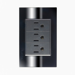 Lucek Tomacorriente BP08-CEN, 1 Enchufes, 110 - 240V, 15A, Negro