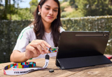Memoria USB SanDisk Copa Mundial, 64GB, USB-C 3.0, Lectura 300MB/s, Negro - Imagen adicional 3