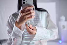 Memoria USB SanDisk Phone Drive, 128GB, USB-C 3.0, Lectura 150MB/s, Blanco - Imagen adicional 2