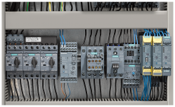 Siemens Contactor 3RT20171BB41, 3 Polos, 440V, 12A