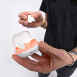 Skullcandy Audífonos Intrauriculares con Micrófono Smokin Buds, Inalámbrico, Bluetooth, Beige - Imagen adicional 2