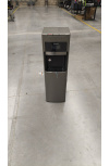 Whirlpool Dispensador de Agua WK5915BD, 19 Litros, Negro/Gris ― tiene unas leves abolladuras en un costado y arriba de la parrilla trasera.