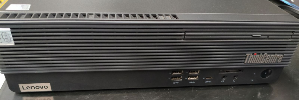 Computadora Kit Lenovo ThinkCentre M70S, Intel Core i7-10700 2.90GHz, 8GB, 256GB SSD, Windows 10 Pro 64-bit + Teclado/Mouse ― Equipo usado en oficina; tiene leves marcas e incluye teclado y mouse.