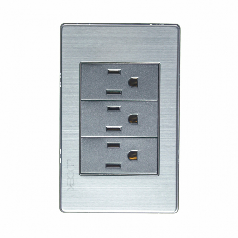 Lucek Tomacorriente BP08-M/A, 3 Enchufes, 100 - 250V, 15A, Plata