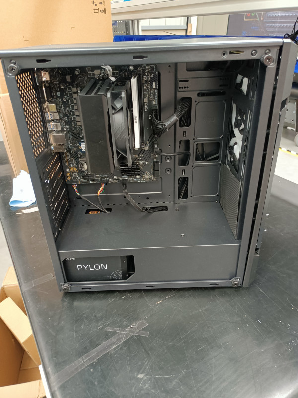 Gabinete Xzeal XZ135, Midi-Tower, ATX/Micro-ATX/Mini-ITX, USB 2.0/3.0, sin Fuente, 3 Ventiladores Instalados, Negro ― Sin tapa de cristal.