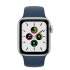 Apple Watch SE GPS, Caja de Aluminio Color Plata de 40mm, Correa Deportiva Color Azul Abismo  2