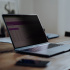 StarTech.com Filtro de Privacidad para Laptop, 14", Negro, para MacBook Pro Serie M - Imagen adicional 6