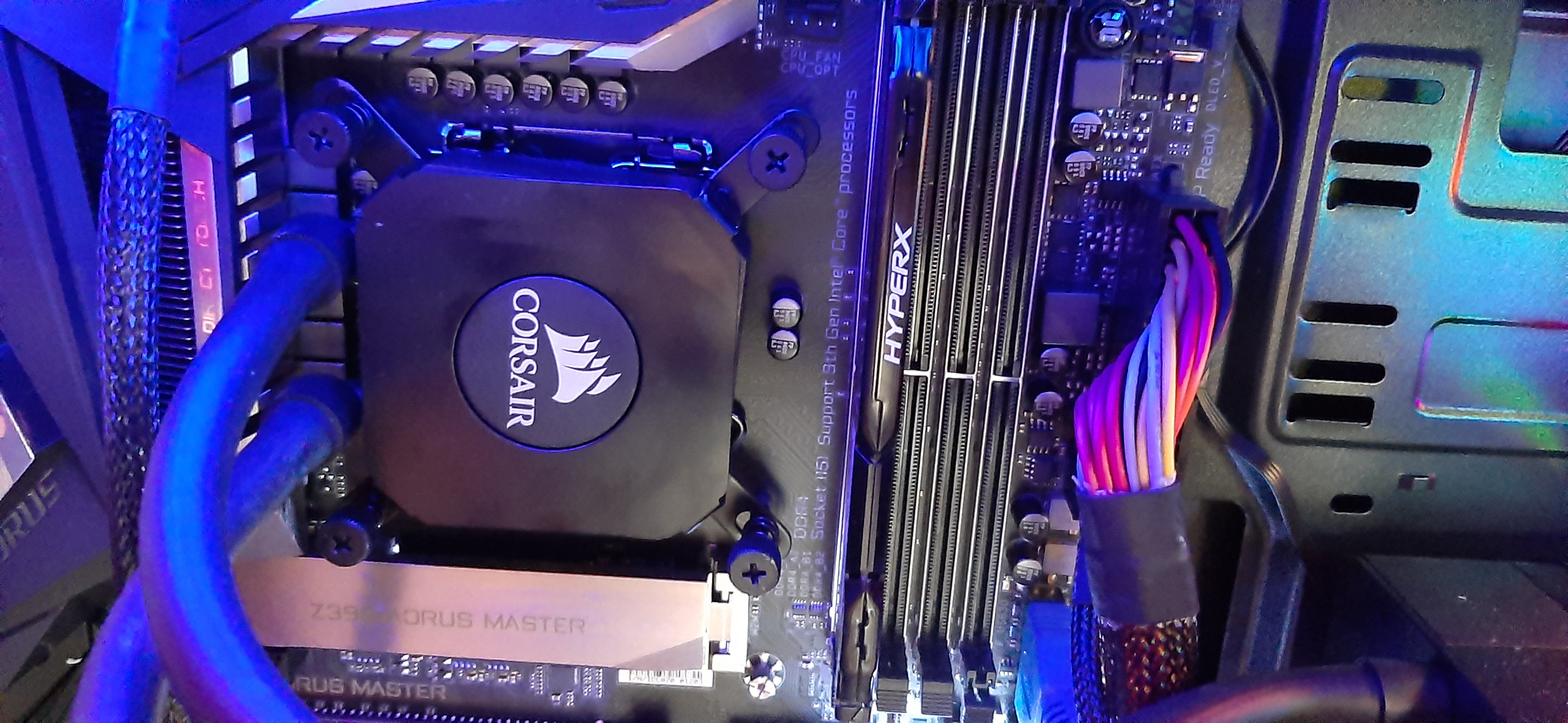 Imágenes 1: Hola amigo que tal, mira yo adquirí en esta tienda este producto porque cumplía con los  requisitos para montarlo en una motherboar Aorus Máster Z390 Atx Gigabyte,  también trae montaje para amd.