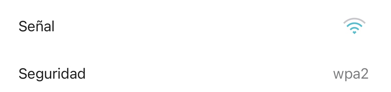 Imágenes 1: Estos dispositivos normalmente tienen una ventana de funcionamiento de pocos metros dentro de espacios cerrados. En mi caso a 10 metros entre paredes de tablarroca la potencia es de 80% de señal en 5 ghz. Los 30 metros son si todo esta limpio de atenuación. Es probable que funcione de lado a lado pero probablemente tengas algo de  latencia lo que puede traducir en una primera respuesta algo lenta del Internet o como dicen tardará un poco en "contestar".