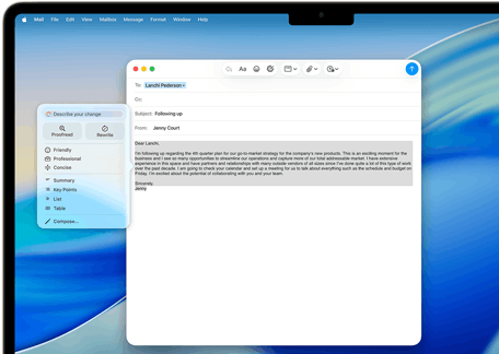 Pantalla de una MacBook Air que muestra Herramientas de Escritura de Apple Intelligence redactando un email