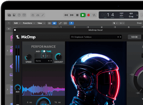 Contenido en pantalla que muestra el software MicDrop usando funcionalidades de IA para editar una grabación de voz en una MacBook Pro