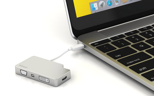 Imagen del adaptador conectado a un MacBook 2015
