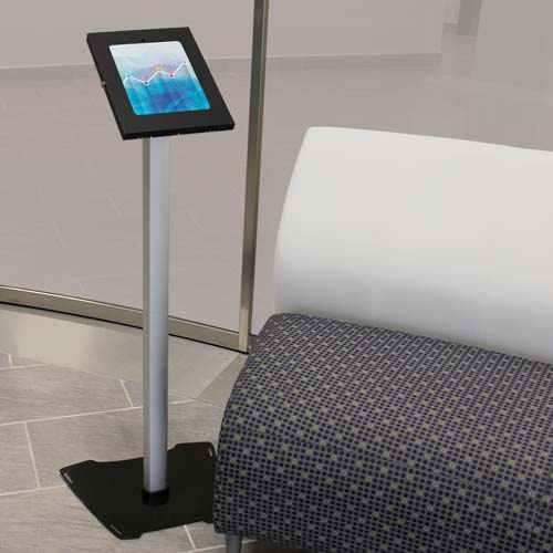 Utilice su iPad instalado en este impresionante soporte de suelo, a fin de crear una atractiva pantalla que llame la atención, ideal para exposición en su vestíbulo o stand de feria.